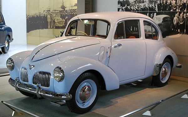 Први послератни аутомобил Тоиота СА 1947