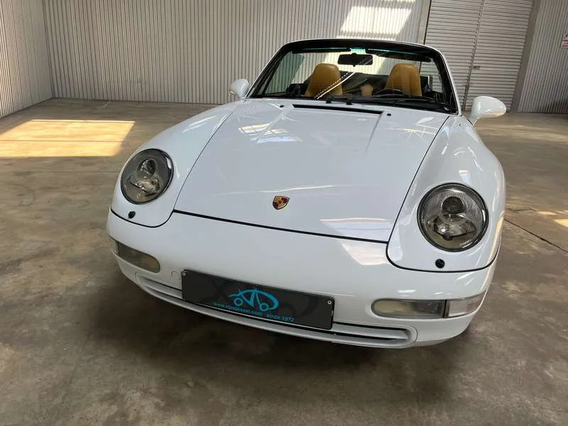 Porsche 911 3.6i Carrera Tiptronic Image 11