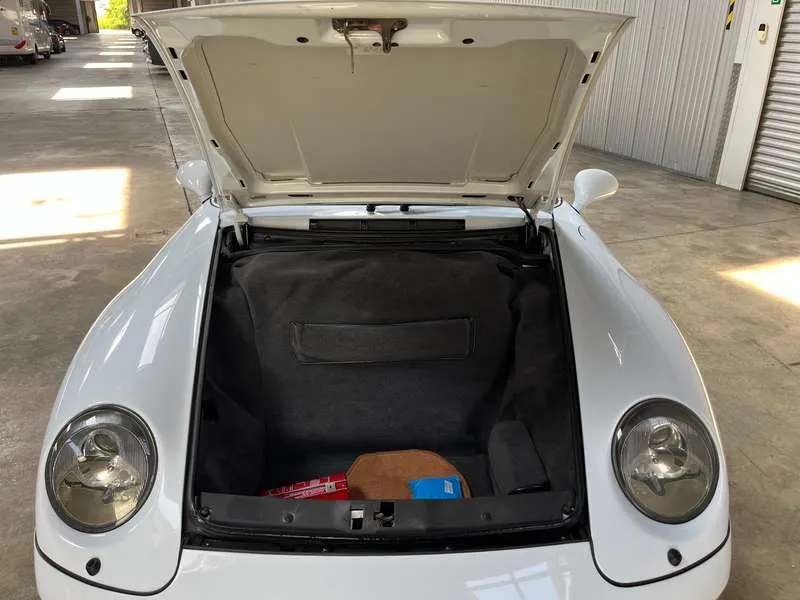 Porsche 911 3.6i Carrera Tiptronic Image 13