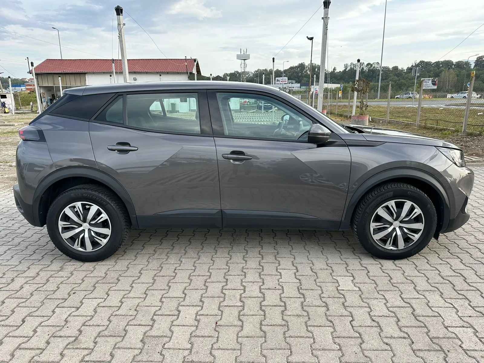 Peugeot 2008 1.5 HDI NOVO NOVO NOVO Image 5